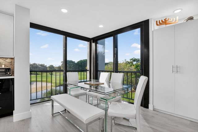 7802 Lakeside Boulevard 734, Boca Raton, FL 33434