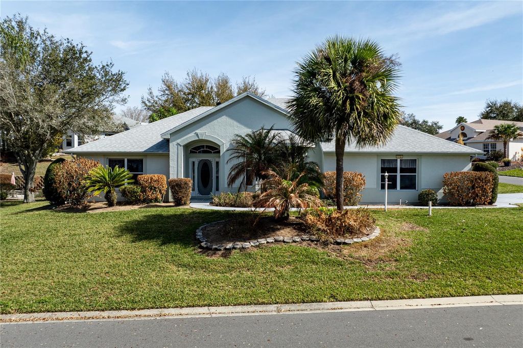 Image 1 of property listing at 5732 FREEPORT DRIVE, Tavares, FL 32778