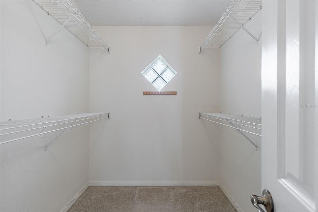 Image 23 of property listing at 5732 FREEPORT DRIVE, Tavares, FL 32778