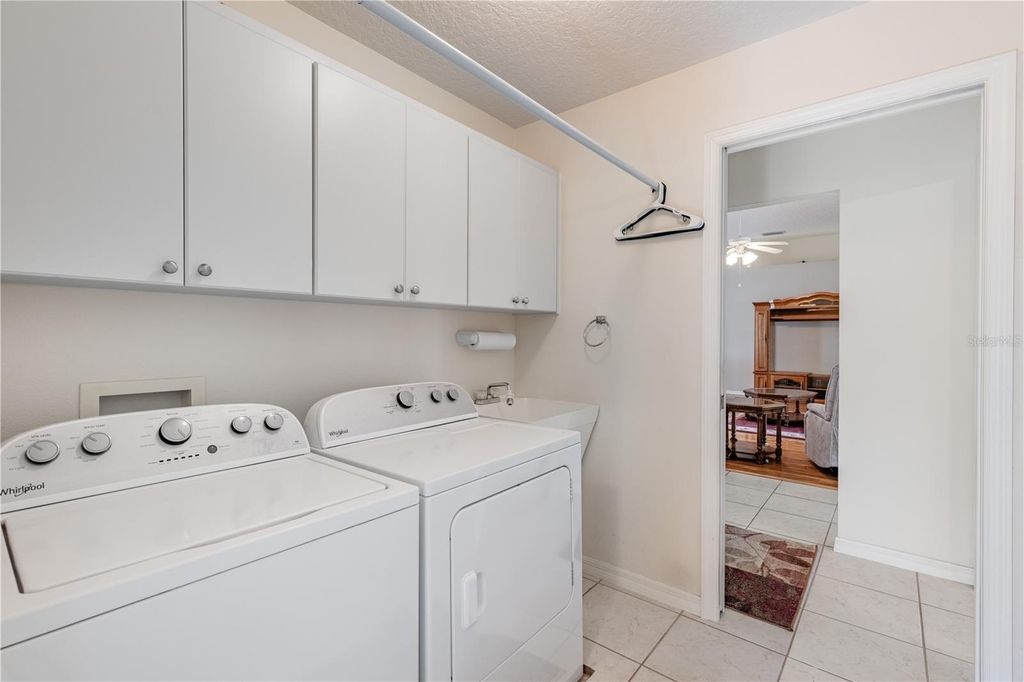 Image 24 of property listing at 5732 FREEPORT DRIVE, Tavares, FL 32778