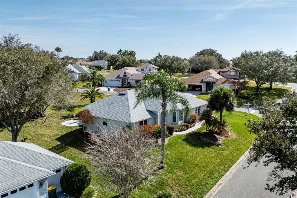 Image 38 of property listing at 5732 FREEPORT DRIVE, Tavares, FL 32778