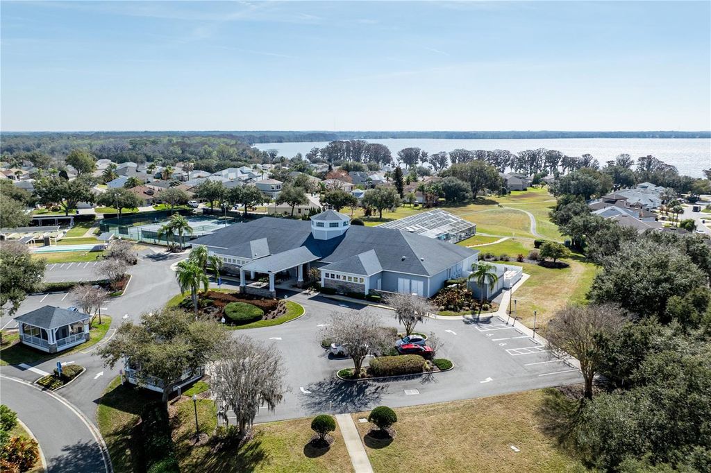 Image 44 of property listing at 5732 FREEPORT DRIVE, Tavares, FL 32778