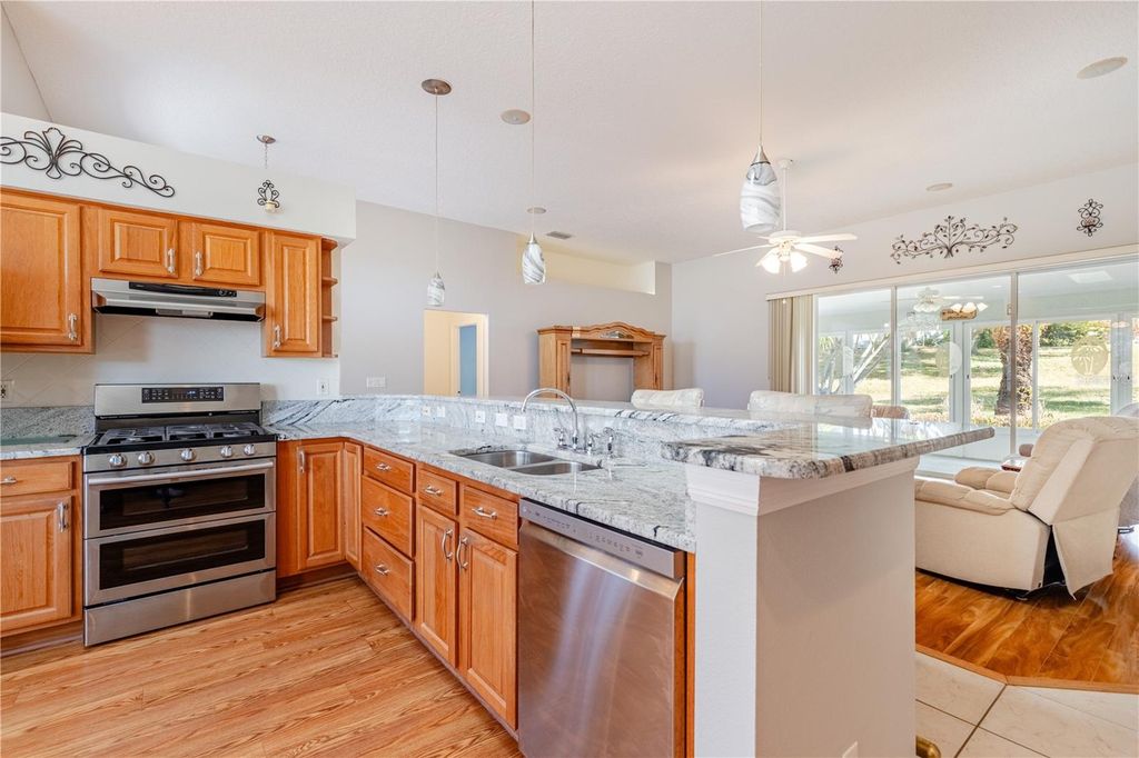 Image 9 of property listing at 5732 FREEPORT DRIVE, Tavares, FL 32778