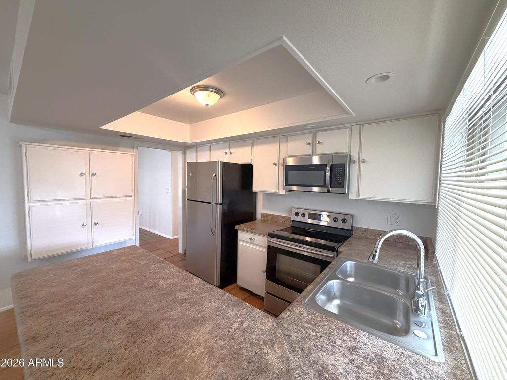 3241 E SUNNYSIDE Drive, Phoenix, AZ 85028 — photo 4