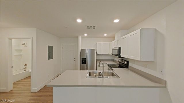 1821 Santa Paula Drive 103, Las Vegas, NV 89104