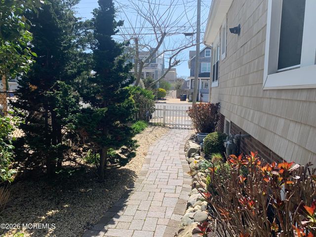 225 Pearl Street, Beach Haven, NJ 08008