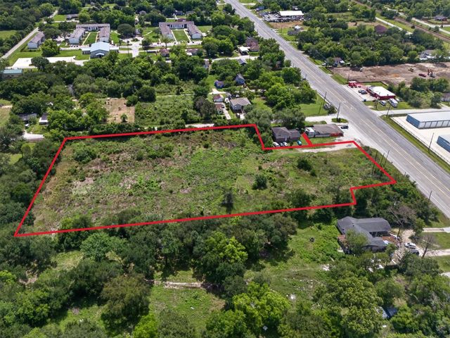 7204 Highway 6, Hitchcock, TX 77563