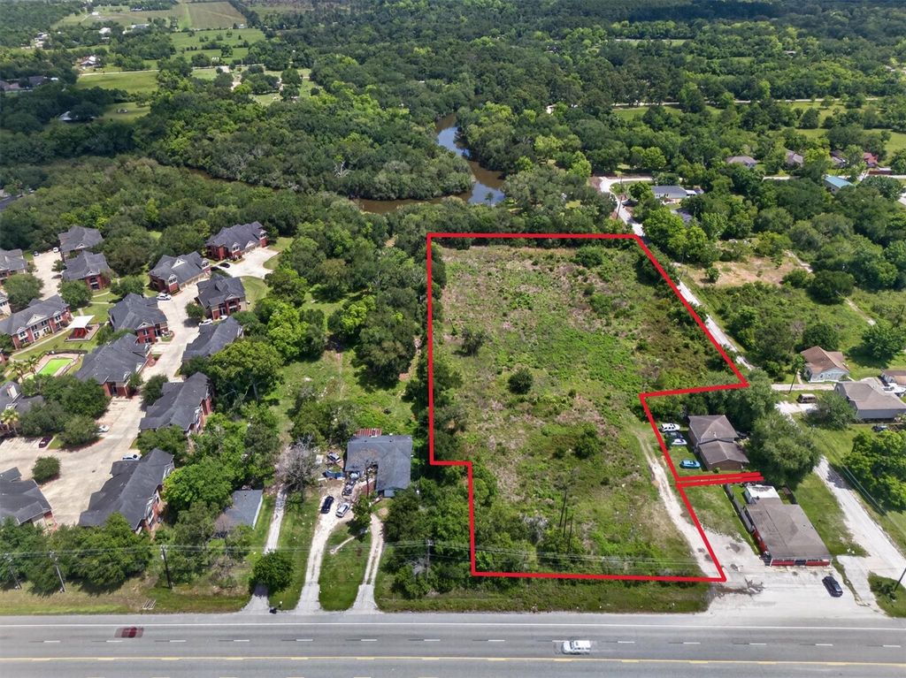 7204 Highway 6, Hitchcock, TX 77563