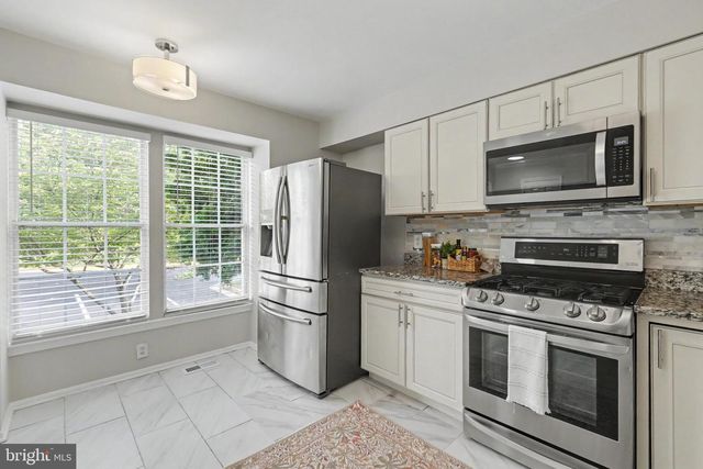 5227 DUNSTABLE LN, Alexandria, VA 22315