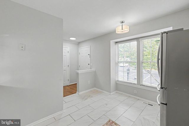 5227 DUNSTABLE LN, Alexandria, VA 22315