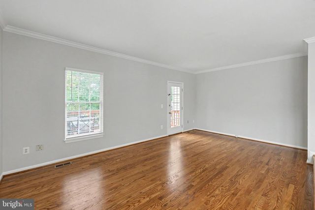 5227 DUNSTABLE LN, Alexandria, VA 22315