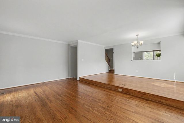 5227 DUNSTABLE LN, Alexandria, VA 22315