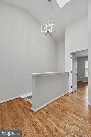 5227 DUNSTABLE LN, Alexandria, VA 22315