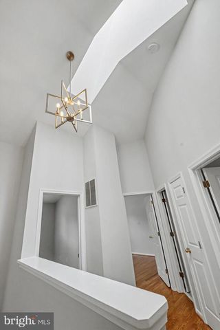 5227 DUNSTABLE LN, Alexandria, VA 22315