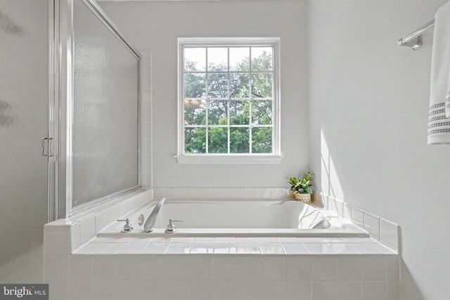 5227 DUNSTABLE LN, Alexandria, VA 22315