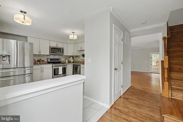 5227 DUNSTABLE LN, Alexandria, VA 22315