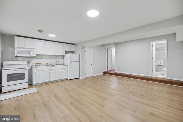 5227 DUNSTABLE LN, Alexandria, VA 22315
