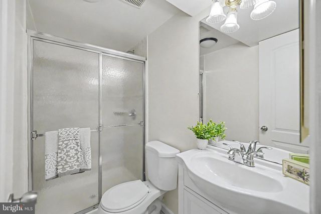 5227 DUNSTABLE LN, Alexandria, VA 22315