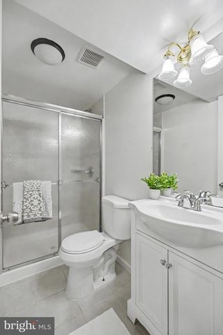 5227 DUNSTABLE LN, Alexandria, VA 22315
