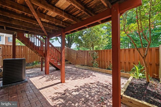 5227 DUNSTABLE LN, Alexandria, VA 22315