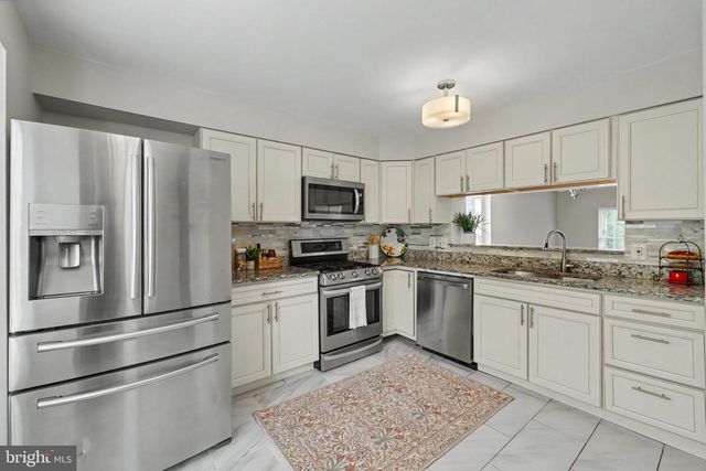 5227 DUNSTABLE LN, Alexandria, VA 22315