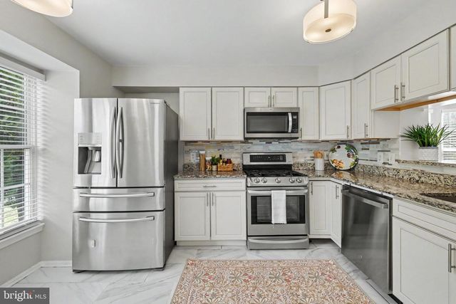 5227 DUNSTABLE LN, Alexandria, VA 22315