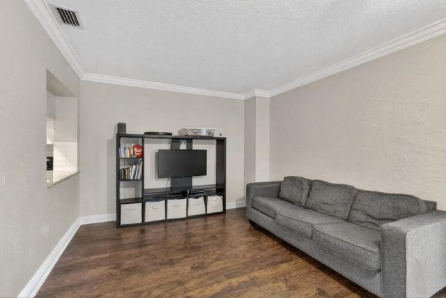 7101 NW 98th Terrace, Tamarac, FL 33321