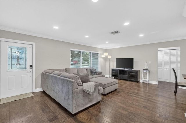 7101 NW 98th Terrace, Tamarac, FL 33321