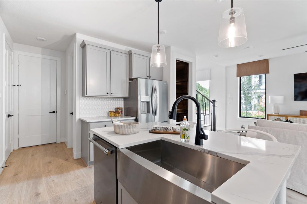 Image 19 of property listing at 324 Forest Reserve Place, Houston, TX 77079