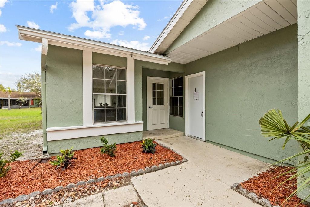 Image 18 of property listing at 1417 SE RIVERGREEN CIRCLE, Port St Lucie, FL 34952