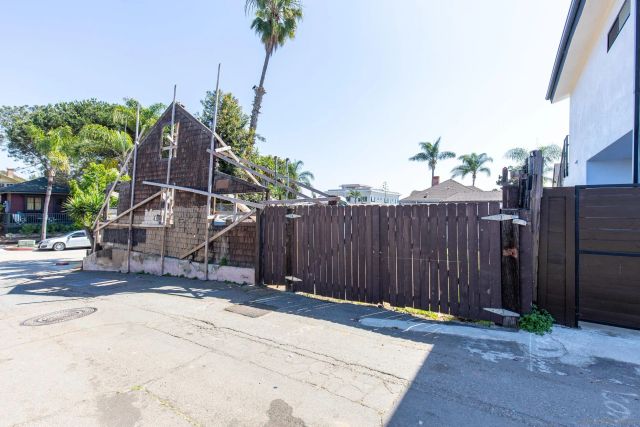 1224 27th, San Diego, CA 92102