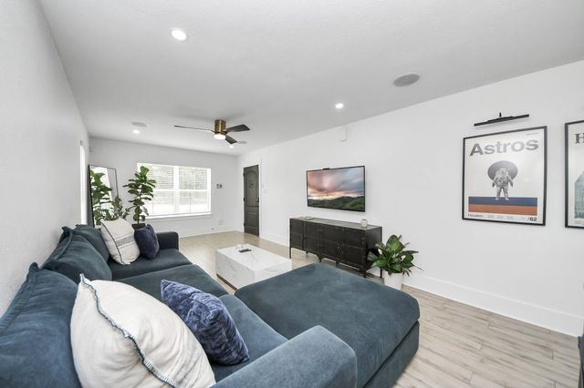 7003 Darien Street, Houston, TX 77028