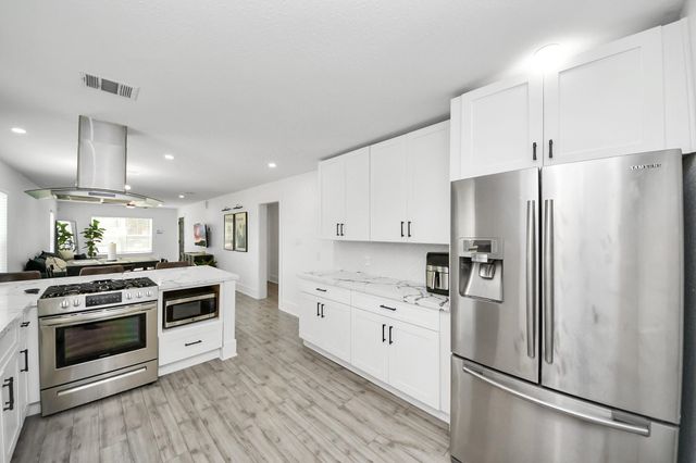 7003 Darien Street, Houston, TX 77028