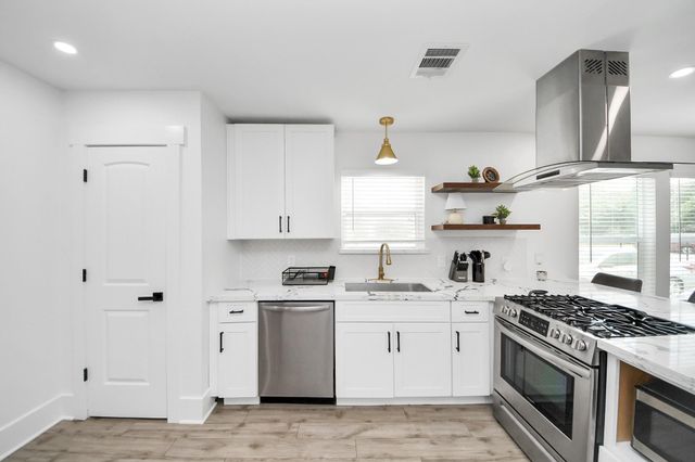 7003 Darien Street, Houston, TX 77028
