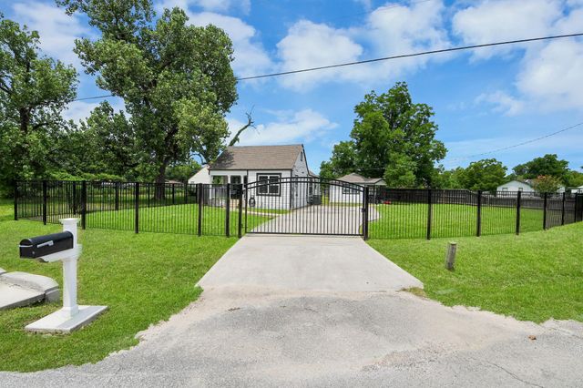 7003 Darien Street, Houston, TX 77028