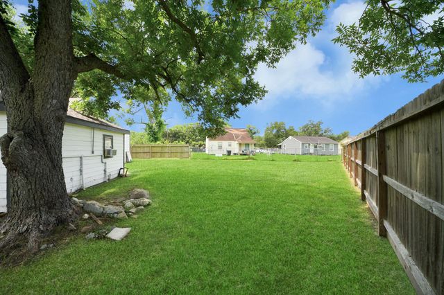7003 Darien Street, Houston, TX 77028