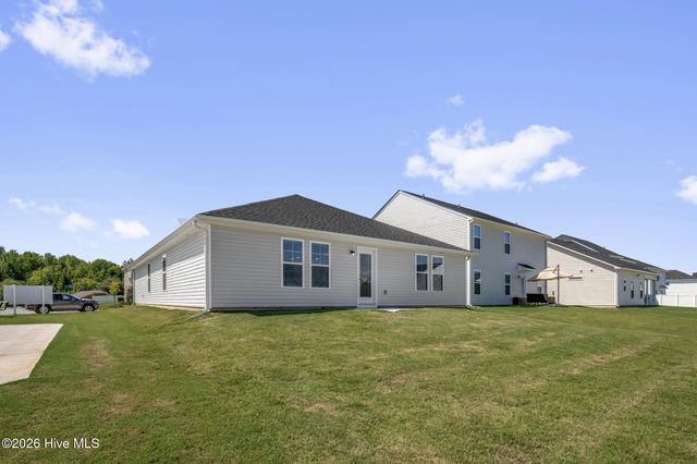 8 W Emily Gardens Drive, Selma, NC 27576