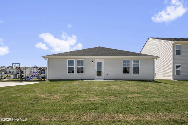 8 W Emily Gardens Drive, Selma, NC 27576