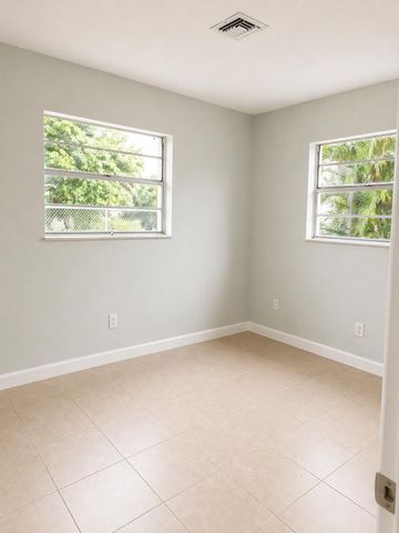 4317 Cocoanut Road, West Palm Beach, FL 33406