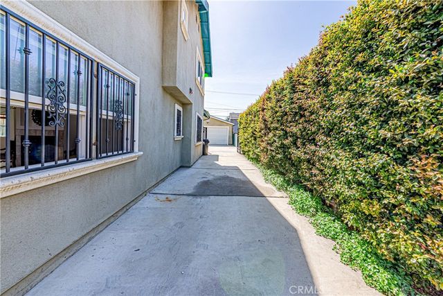 1812 W 48th, Los Angeles, CA 90062