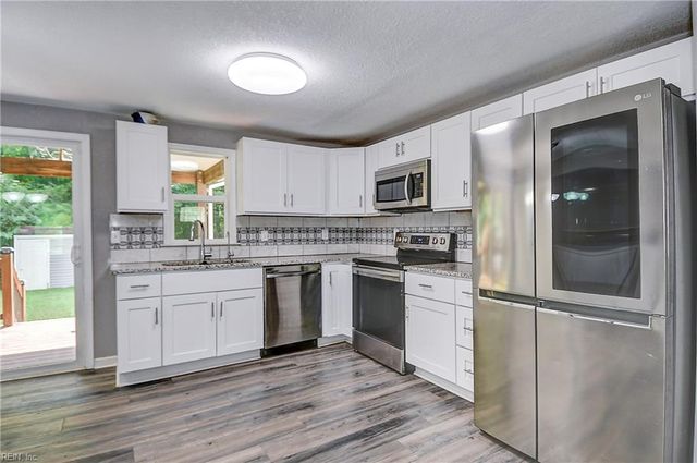 1415 Blythewood Ln, Suffolk, VA 23434