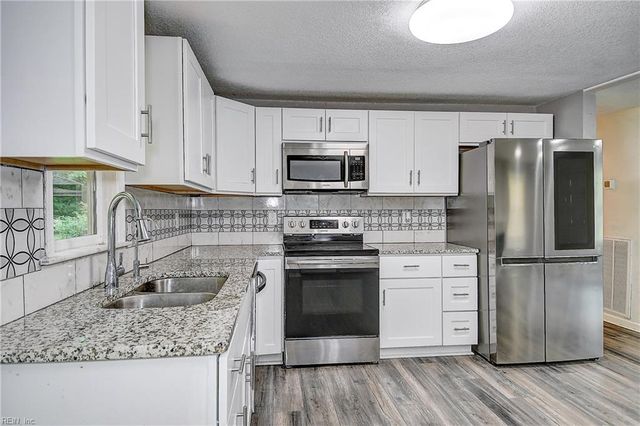 1415 Blythewood Ln, Suffolk, VA 23434