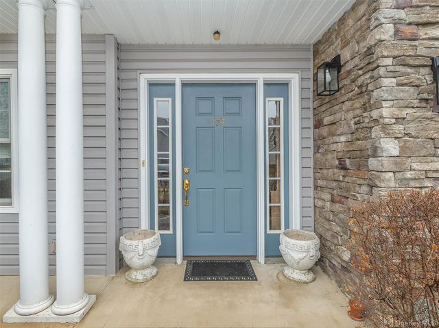 174 Pond View Drive, Port Washington, NY 11050