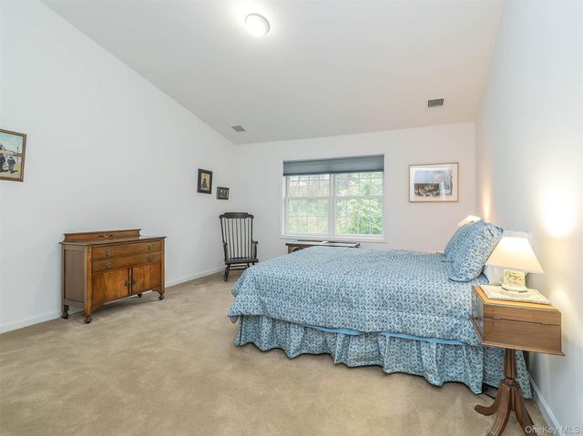 174 Pond View Drive, Port Washington, NY 11050