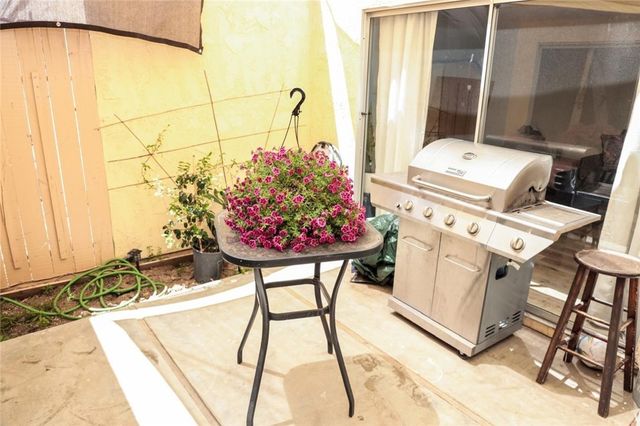 43618 Stanridge Avenue, Lancaster, CA 93535