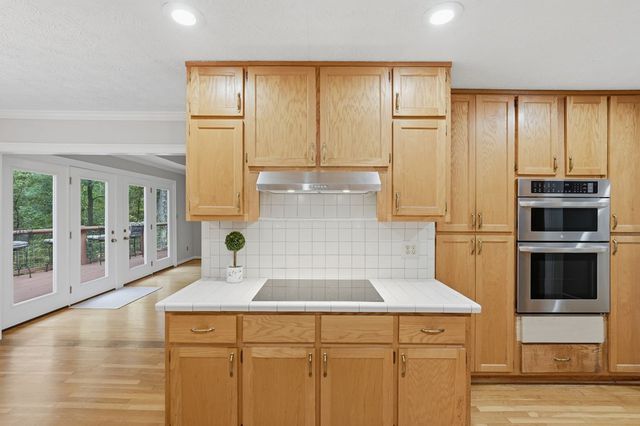 8170 Old Mill Drive, Gainesville, GA 30506