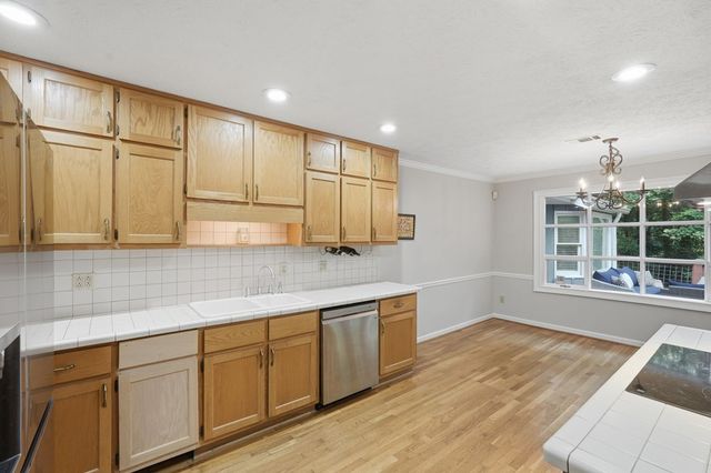 8170 Old Mill Drive, Gainesville, GA 30506