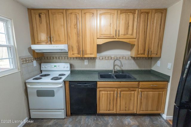 4601 Logby Pl, Louisville, KY 40272