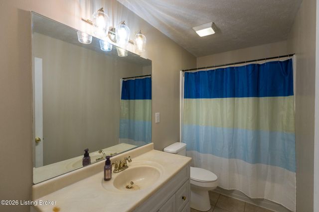 4601 Logby Pl, Louisville, KY 40272