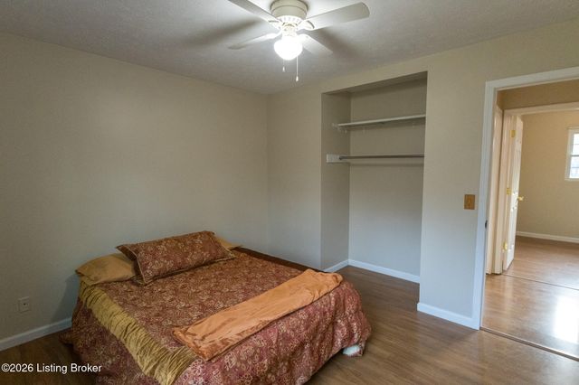 4601 Logby Pl, Louisville, KY 40272